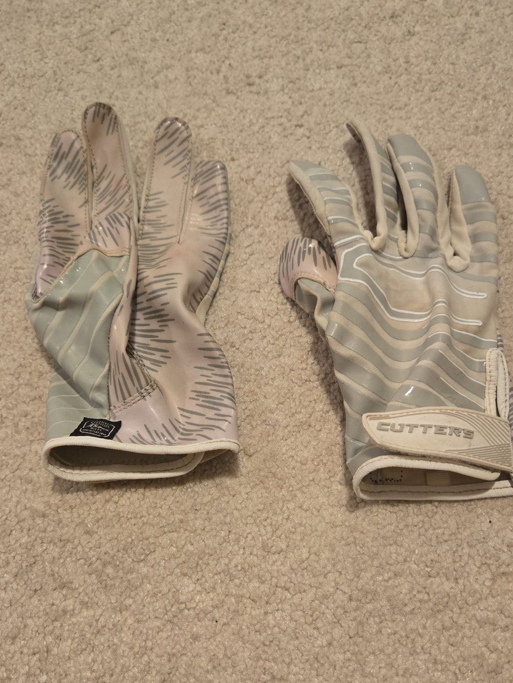 Cutters Football Gloves Men's Large